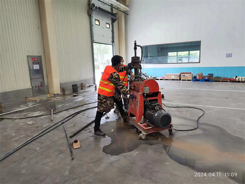 龙湾镇厂房地面下沉塌陷注浆加固施工